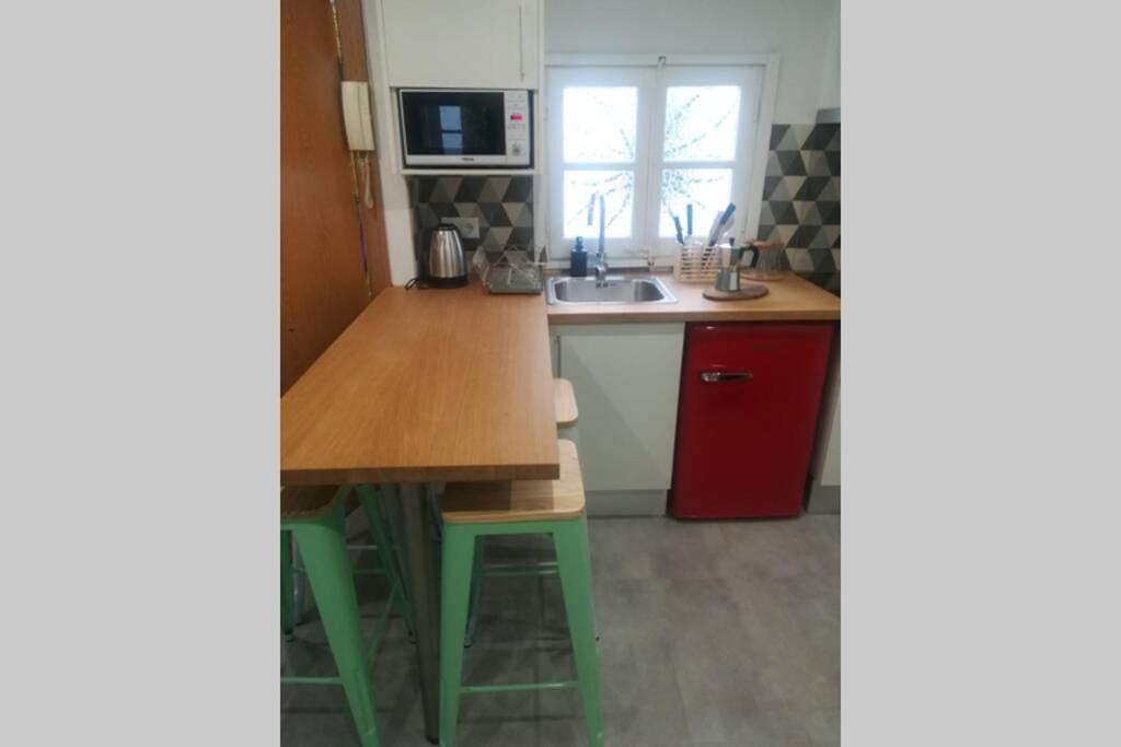 M3 Terrace. Cool Apartment 15 Min Center By Metro 埃斯普卢加·德·隆布雷格 外观 照片