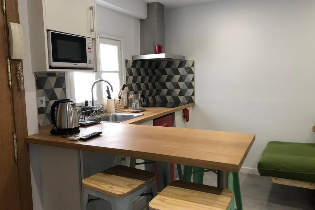 M3 Terrace. Cool Apartment 15 Min Center By Metro 埃斯普卢加·德·隆布雷格 外观 照片