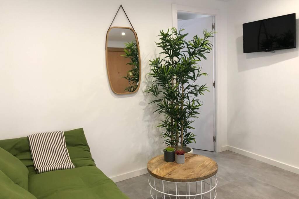M3 Terrace. Cool Apartment 15 Min Center By Metro 埃斯普卢加·德·隆布雷格 外观 照片