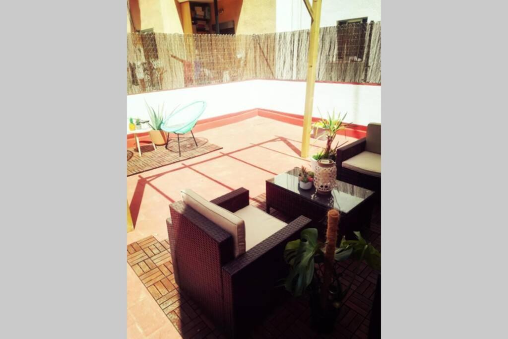 M3 Terrace. Cool Apartment 15 Min Center By Metro 埃斯普卢加·德·隆布雷格 外观 照片