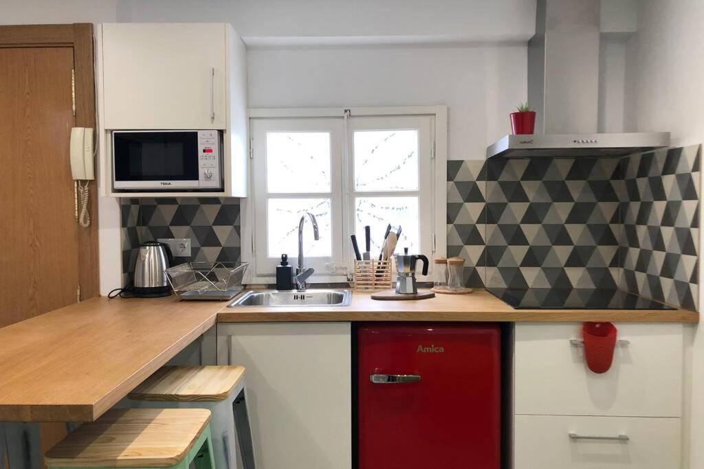 M3 Terrace. Cool Apartment 15 Min Center By Metro 埃斯普卢加·德·隆布雷格 外观 照片